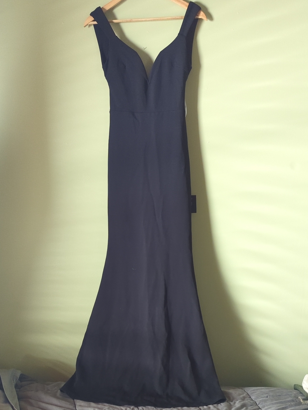 NWT Lulu's Black V-Neck Open Back Maxi Dress